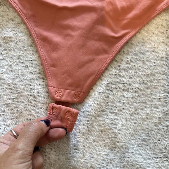 Babaton Coral Pink Bodysuit Sleeveless - Picture 3 of 4